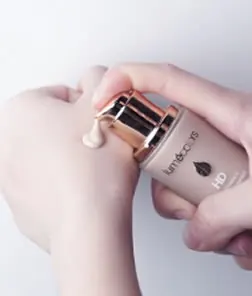 HD Foundation Lumécolors dipompa ke punggung tangan