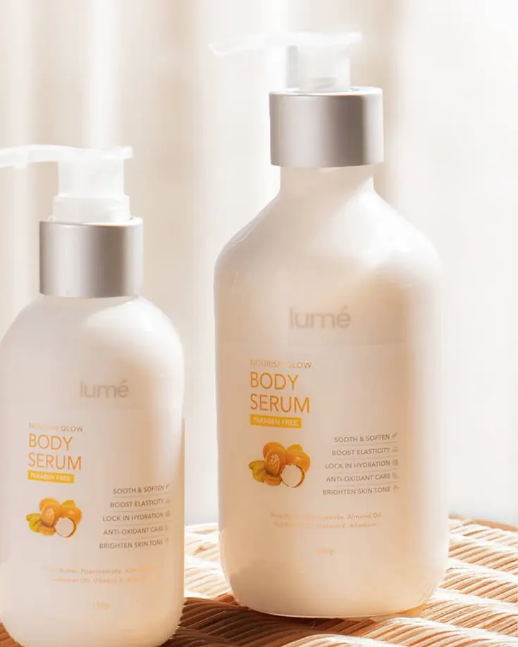 Body Serum ukuran 150 gr dan 300 gr di atas alas rotan
