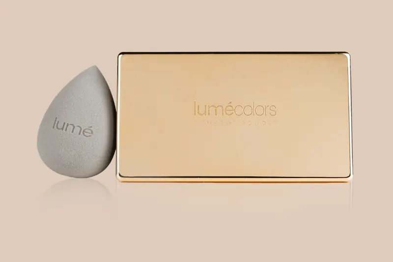 Isi Bundling 01: Beauty Blender dan Lumécolors Compact Powder