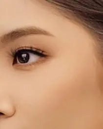 Contour Cocoa di bawah tulang pipi
