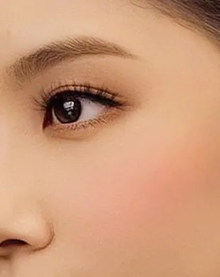 Blush on Dazzling di pipi